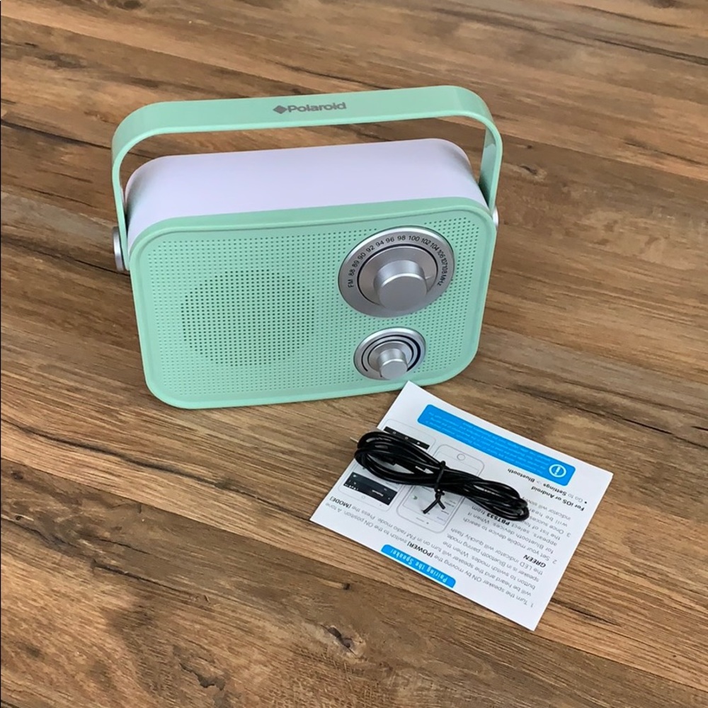 Retro wireless speaker